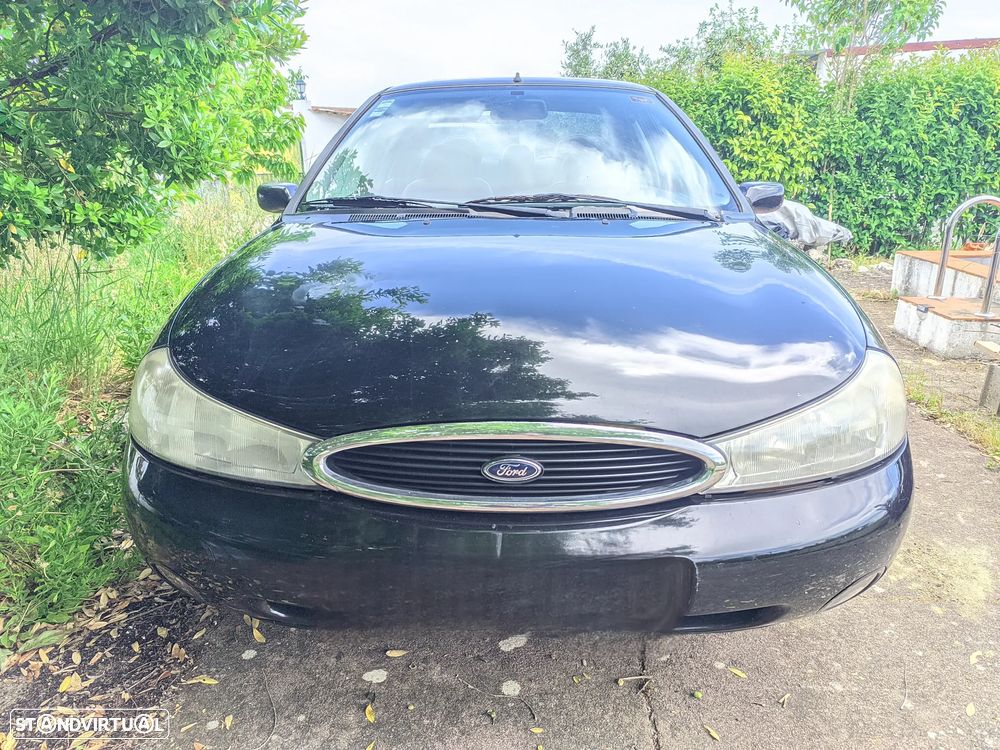Ford Mondeo 2.0i Ghia - 1