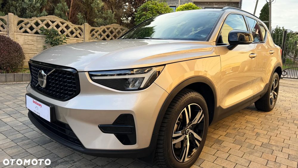 Volvo XC 40 B3 B DKG Ultra Black Edition - 5