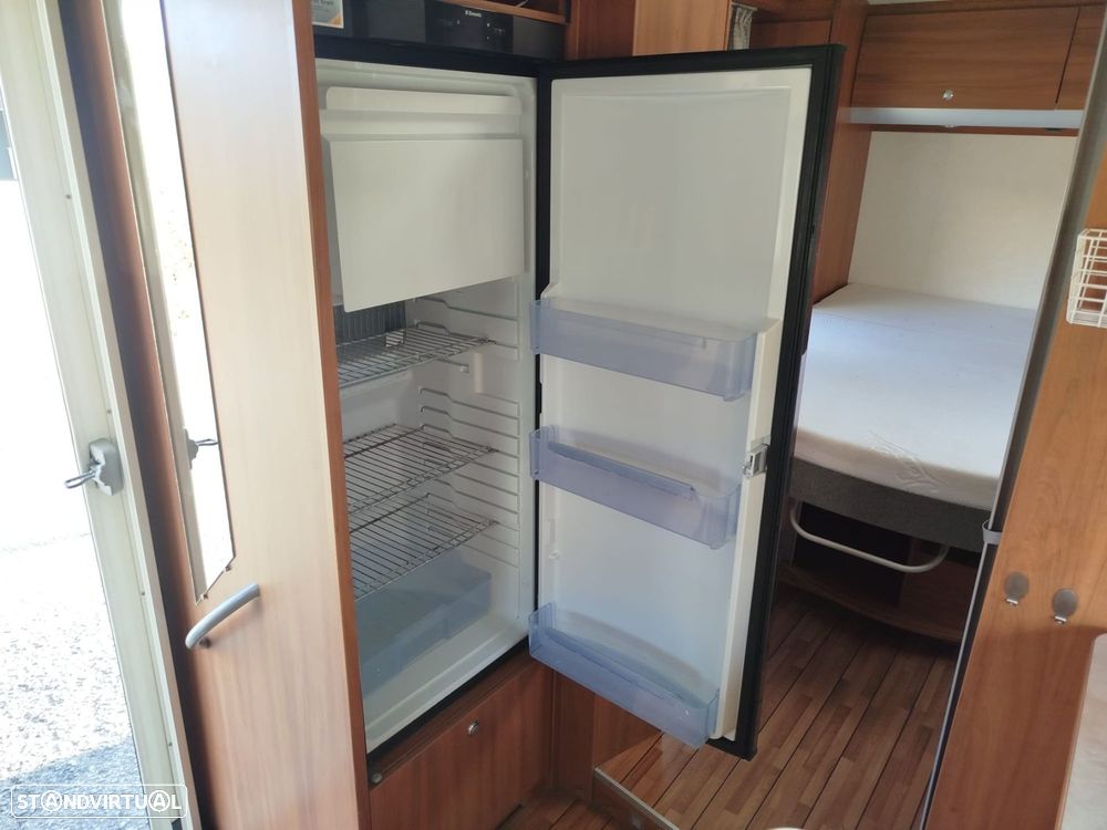 Knaus Südwind Sky wave.  Cama basculante E SUÍTE - 26