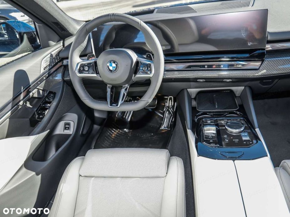 BMW Seria 5 520d xDrive mHEV M Sport - 10