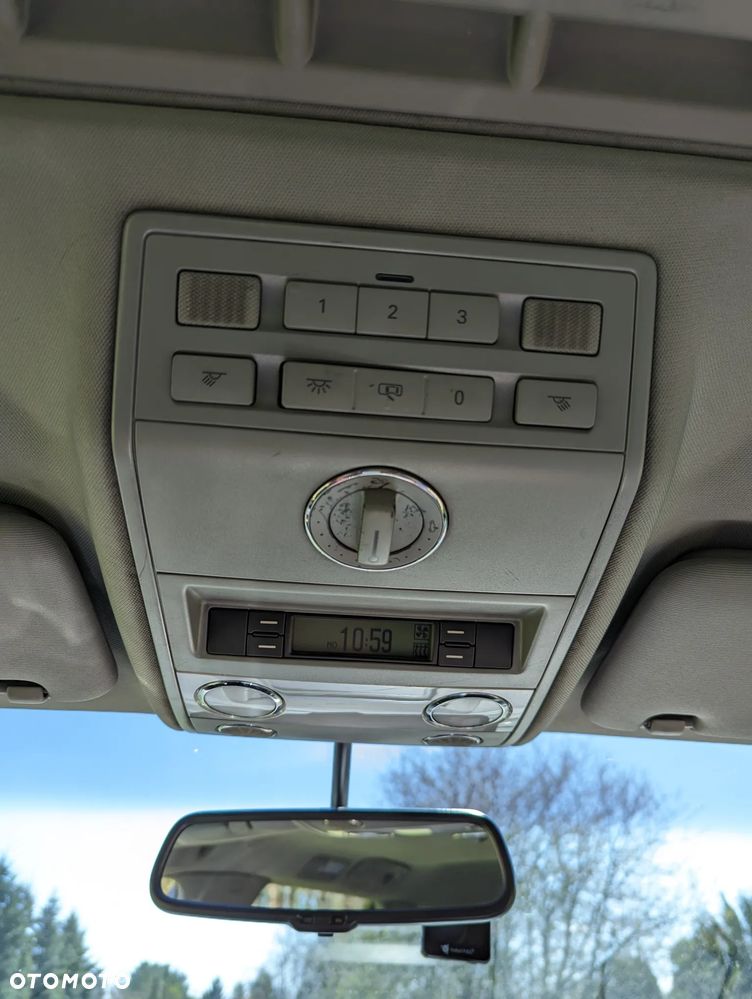 Volkswagen Touareg - 28