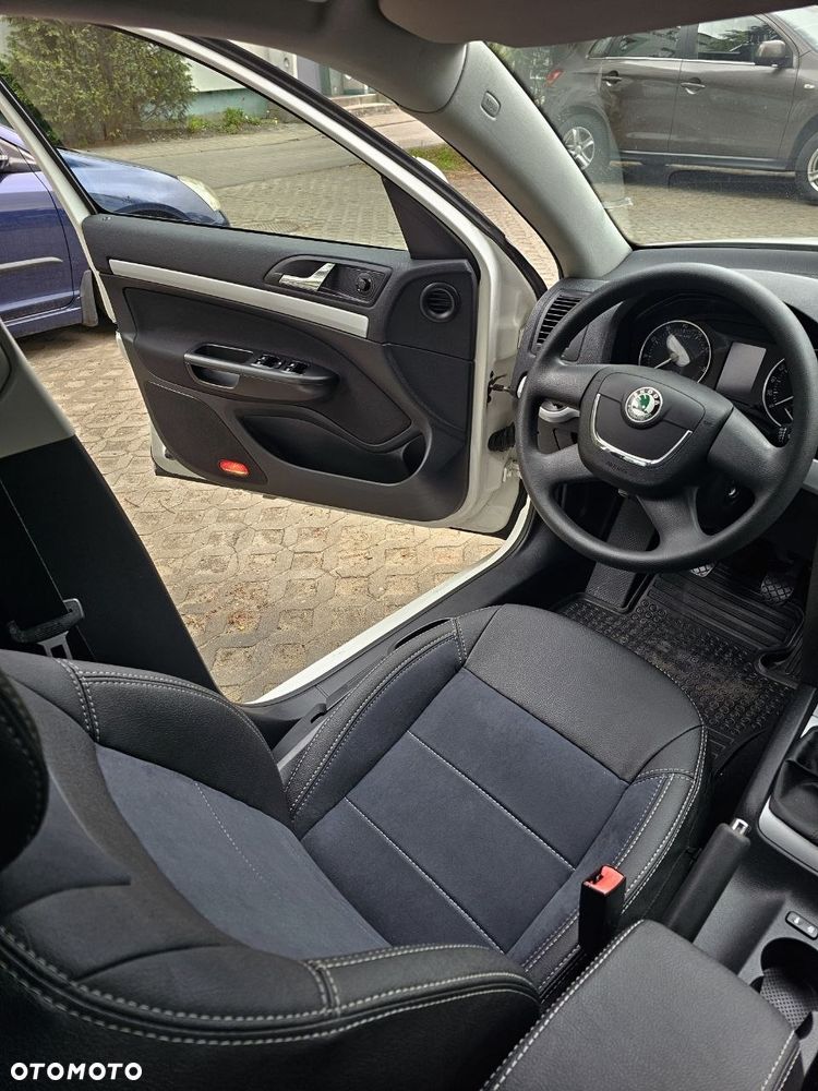 Skoda Octavia 1.6 Elegance EU5 - 18