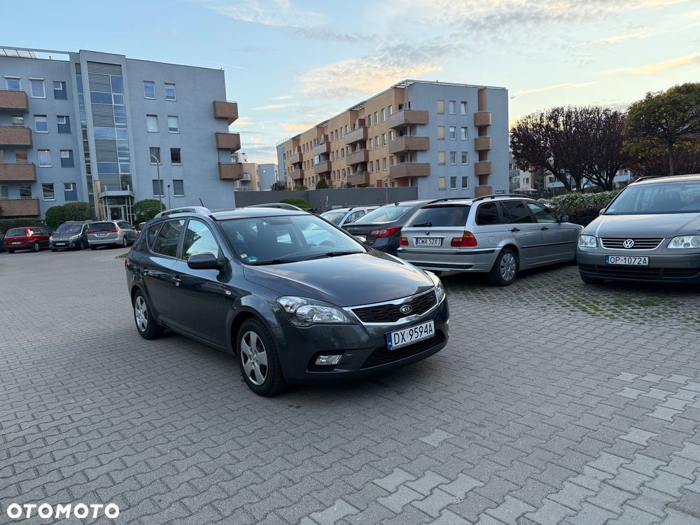 Kia Ceed 1.6 CVVT Dream-Team Edition - 1