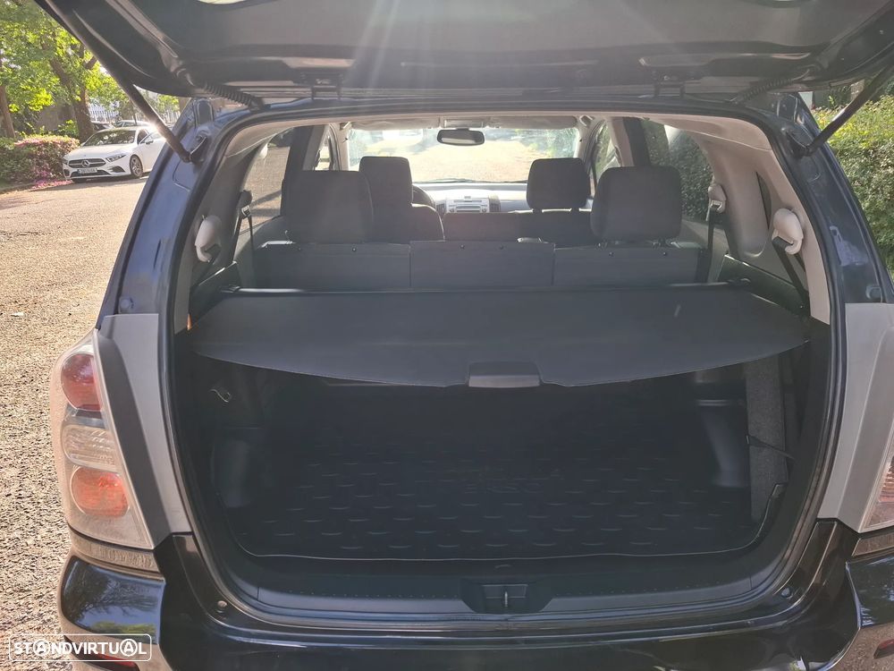 Toyota Corolla Verso 2.2 D-4D Sol - 10