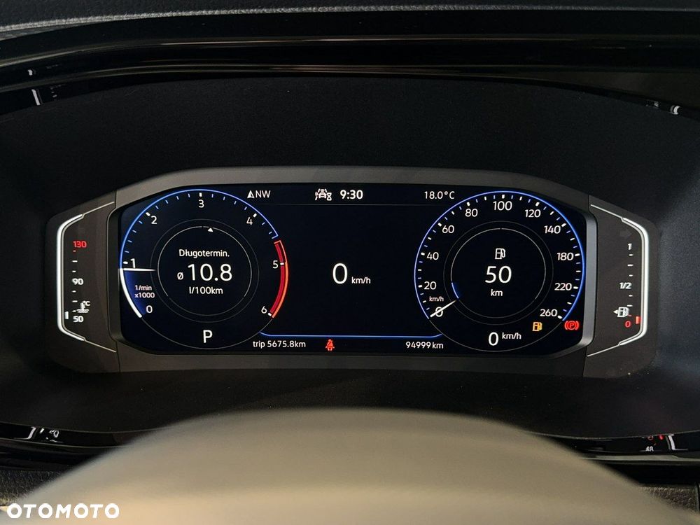 Volkswagen Multivan - 24