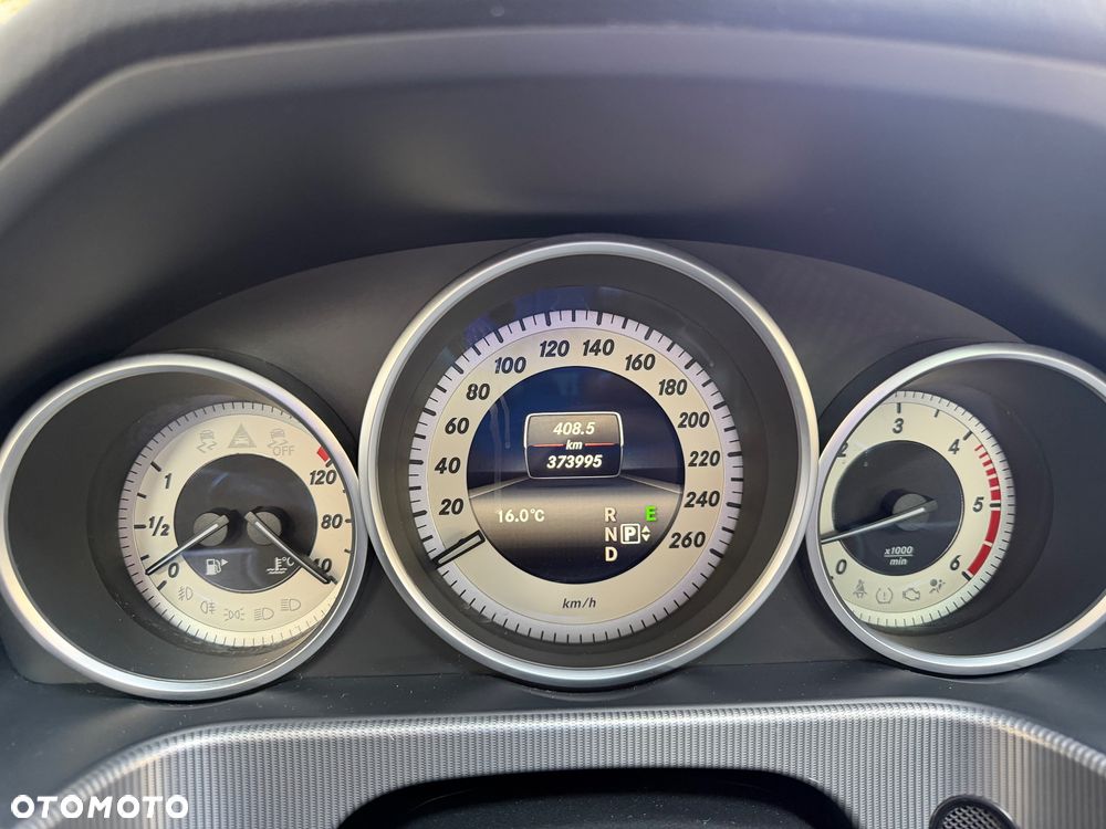 Mercedes-Benz Klasa E 350 BlueTEC 4-Matic Classic - 15