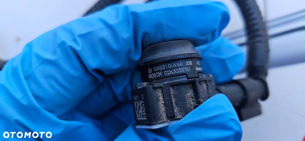 Chrysler Pacifica 2016- Instalacja zderzaka tylnego pod 6xPDC Wiązka PDC P68228597AE Czujnik parkowania PDC Czujnik PDC 5XG31GUVAA KOLOR PUV Moduł martwego pola Radar zderzaka tył  68306454AB - 4