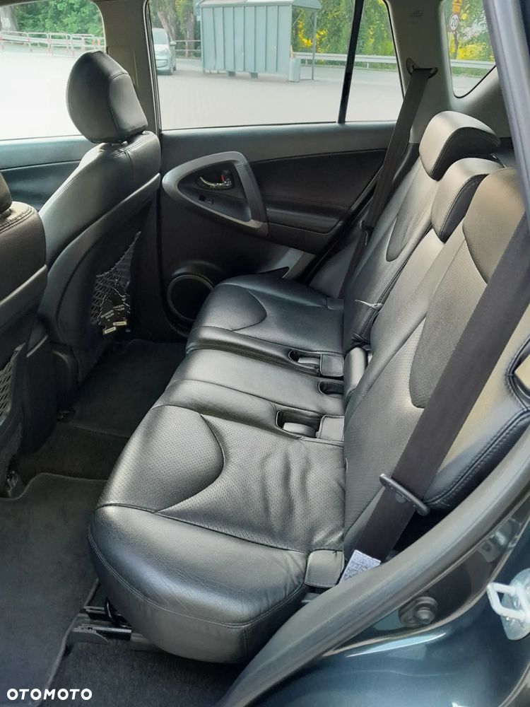 Toyota RAV4 2.2 D-4D Prestige - 12