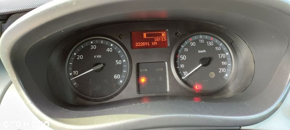 Renault Trafic - 25