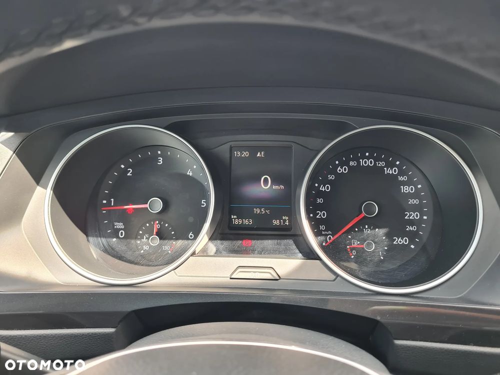 Volkswagen Tiguan - 12