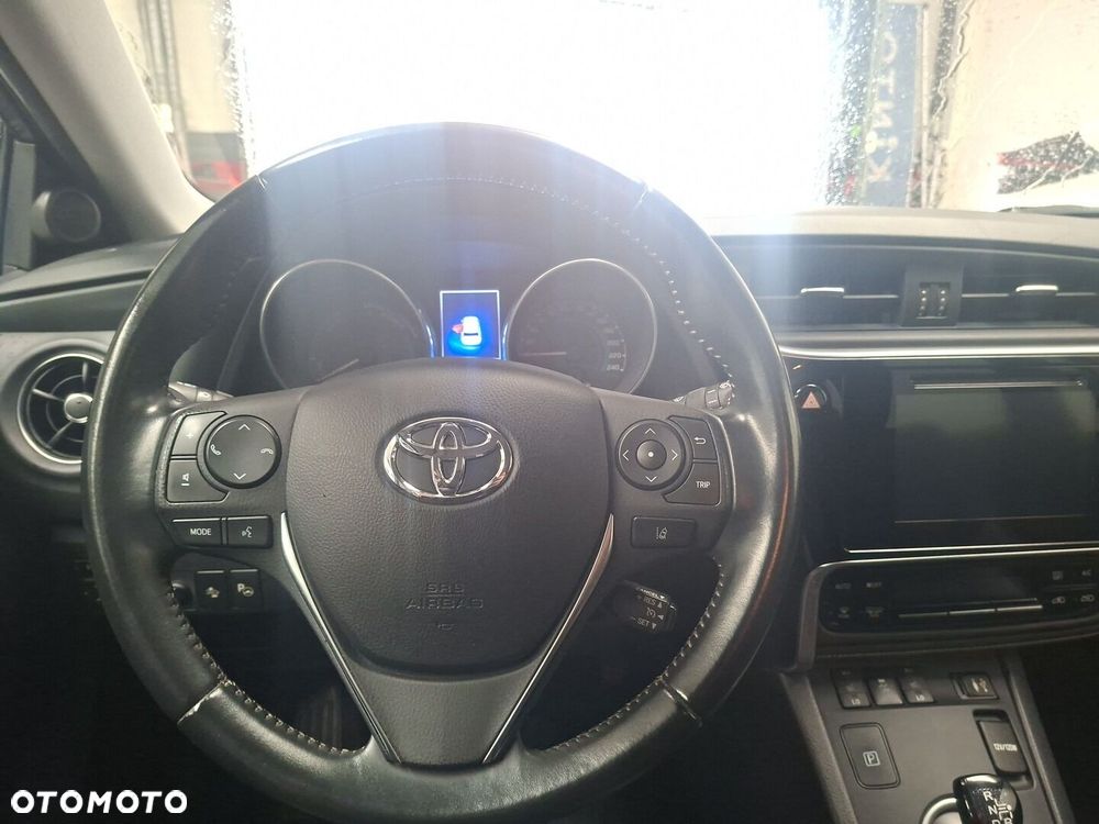 Toyota Auris - 16