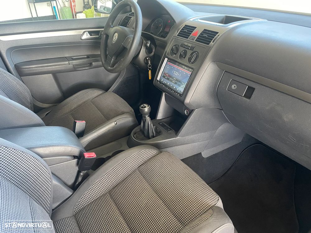 VW Touran 1.9 TDi Highline 7L - 15