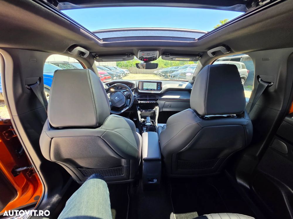 Peugeot 2008 PureTech 130 EAT8 GT - 19