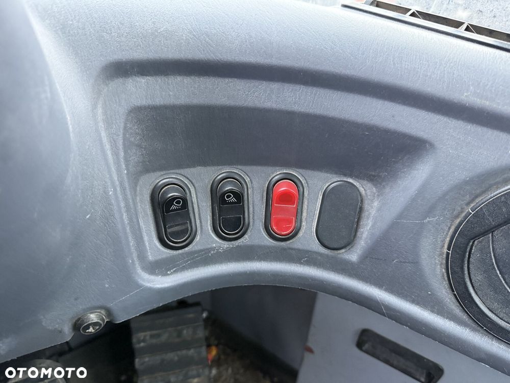 Komatsu WA 250PZ-6 - 12