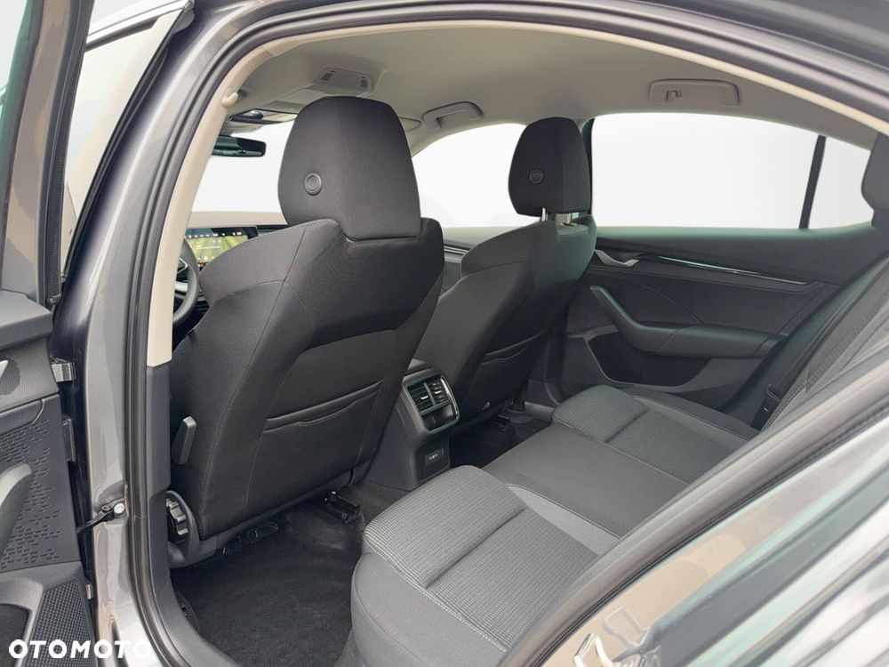Skoda Octavia 2.0 TDI Selection DSG - 30