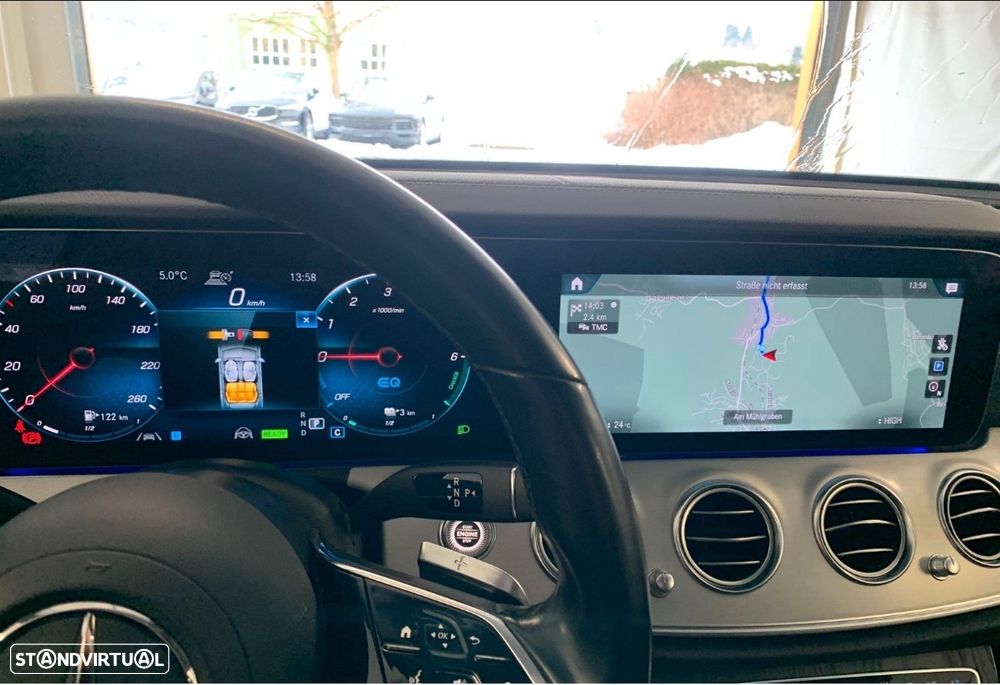Mercedes-Benz E 300 de 4Matic 9G-TRONIC AMG Line - 13