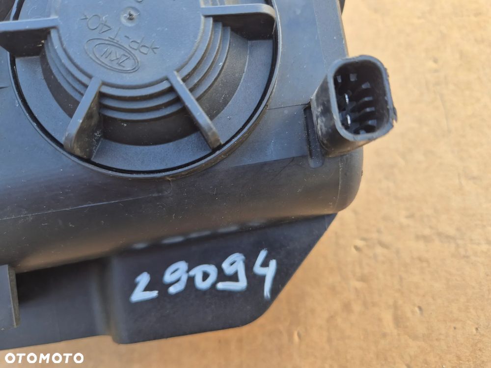 Opel Corsa D halogen lewy.Do naprawy.GM. - 9