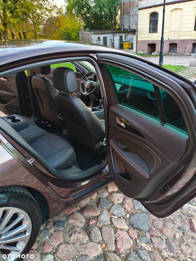 Opel Insignia - 15