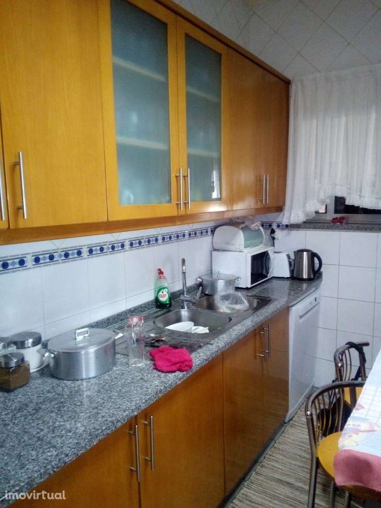 Oportunidade de negócio - Moradia com comércio em S. João da Madeira - Grande imagem: 3/24