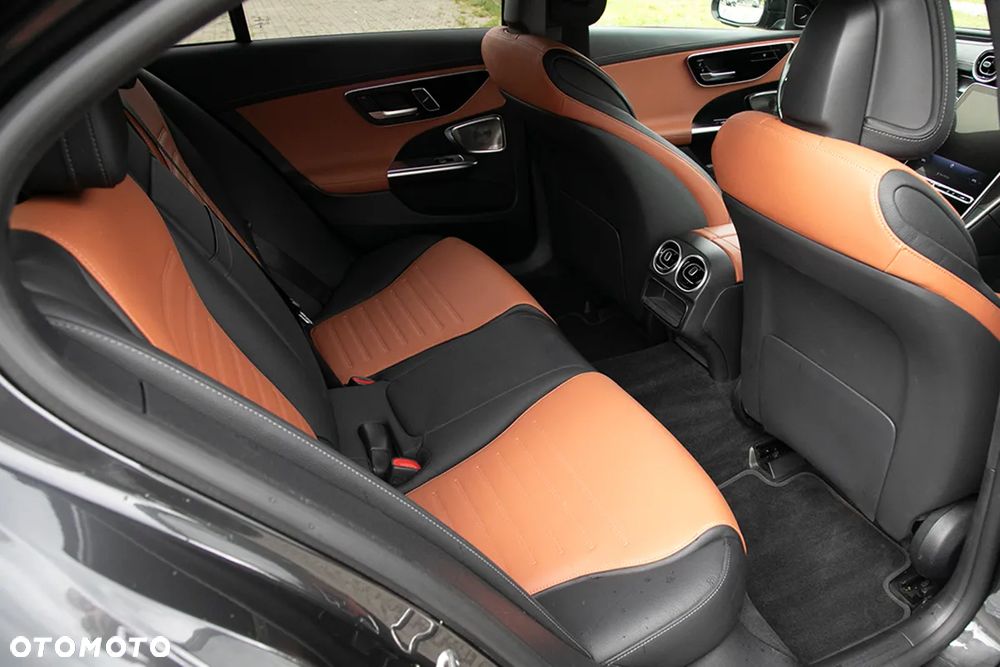 Mercedes-Benz Klasa C 300 d 9G-TRONIC AMG Line - 25