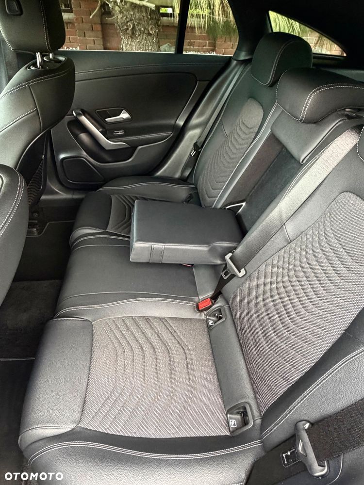Mercedes-Benz CLA 180 d 8G-DCT Special Edition - 15