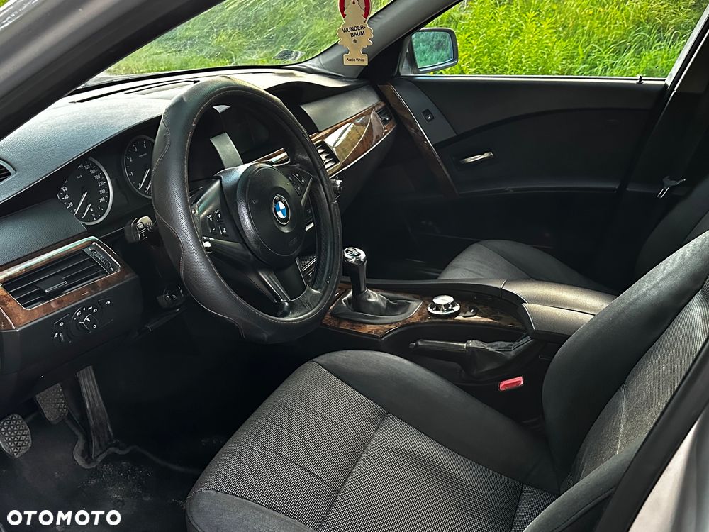 BMW Seria 5 523i - 9