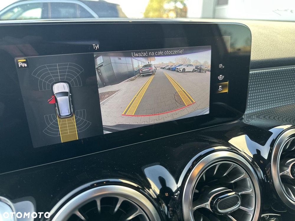 Mercedes-Benz EQB - 23