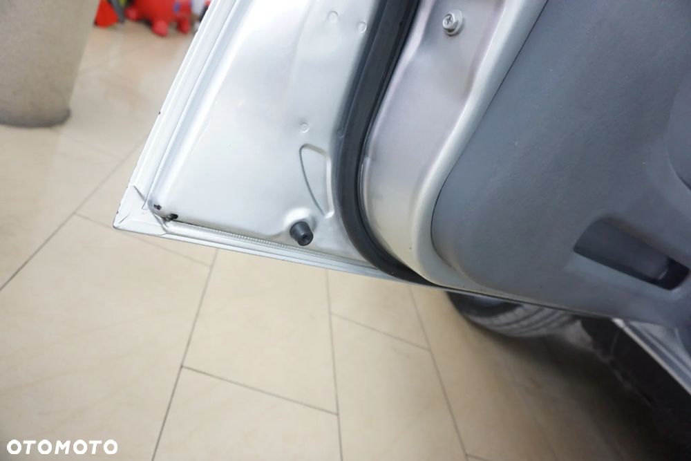 Toyota RAV4 D-4D 4x4 - 18