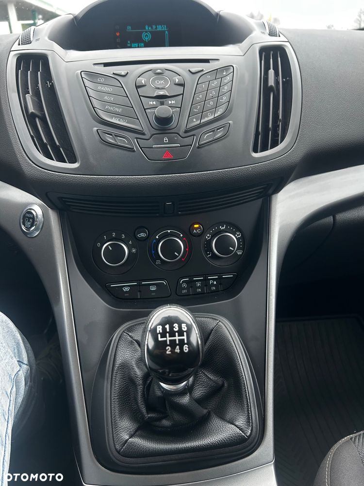 Ford Kuga 1.6 EcoBoost 2x4 Individual - 32