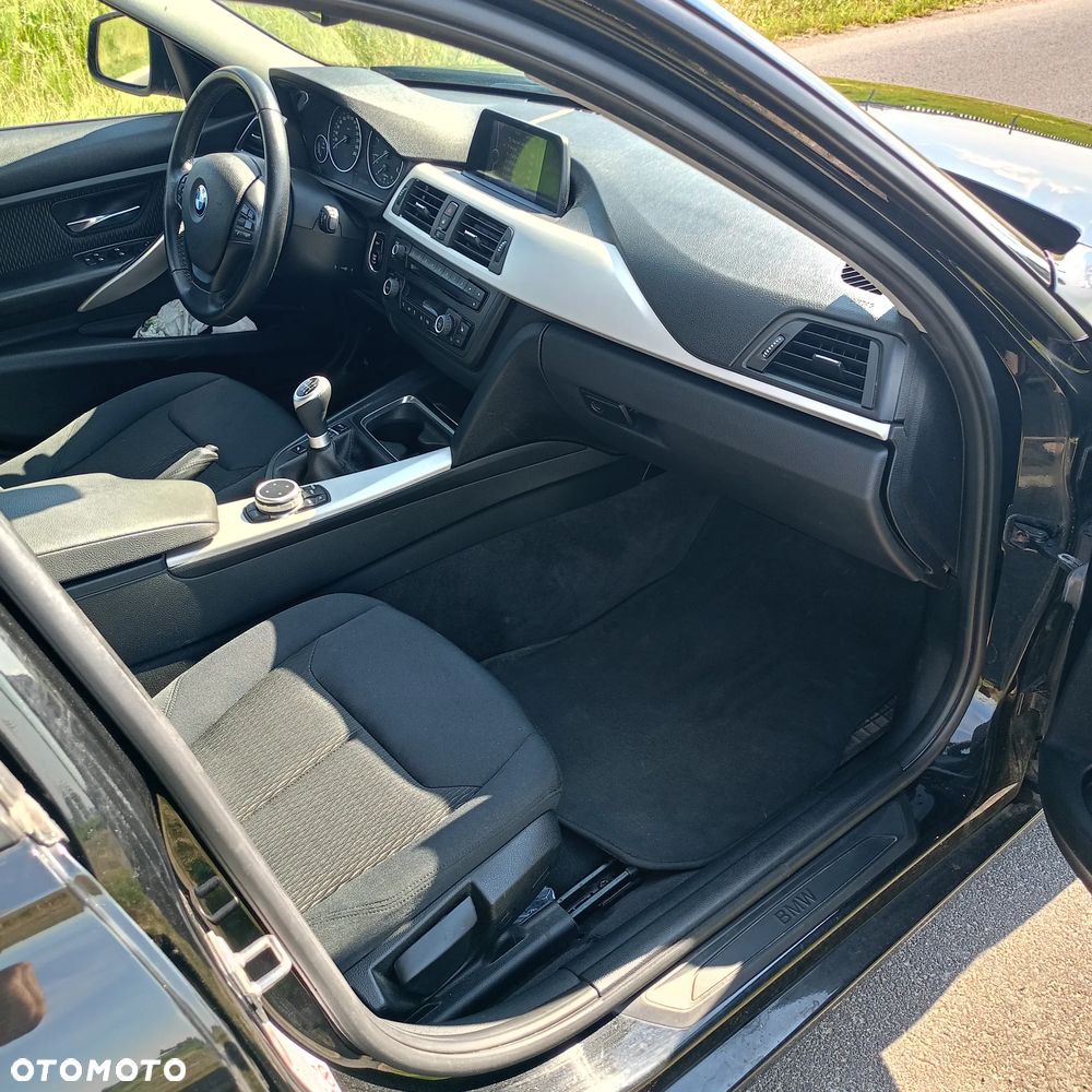 BMW Seria 3 318d - 10