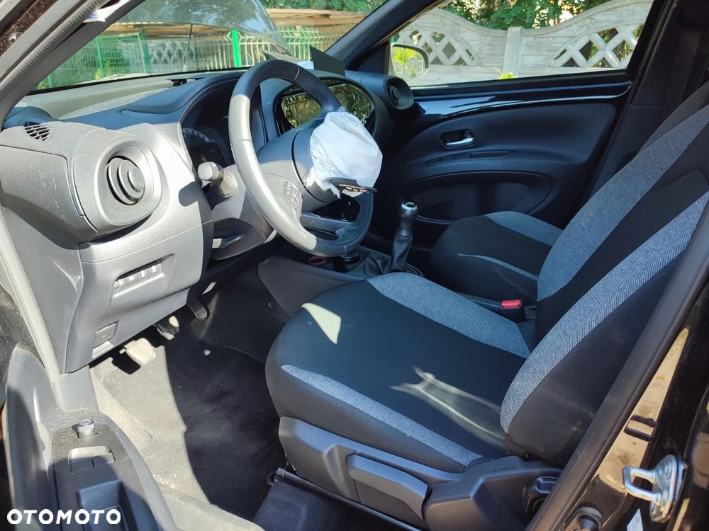 Toyota Aygo X Team D - 10