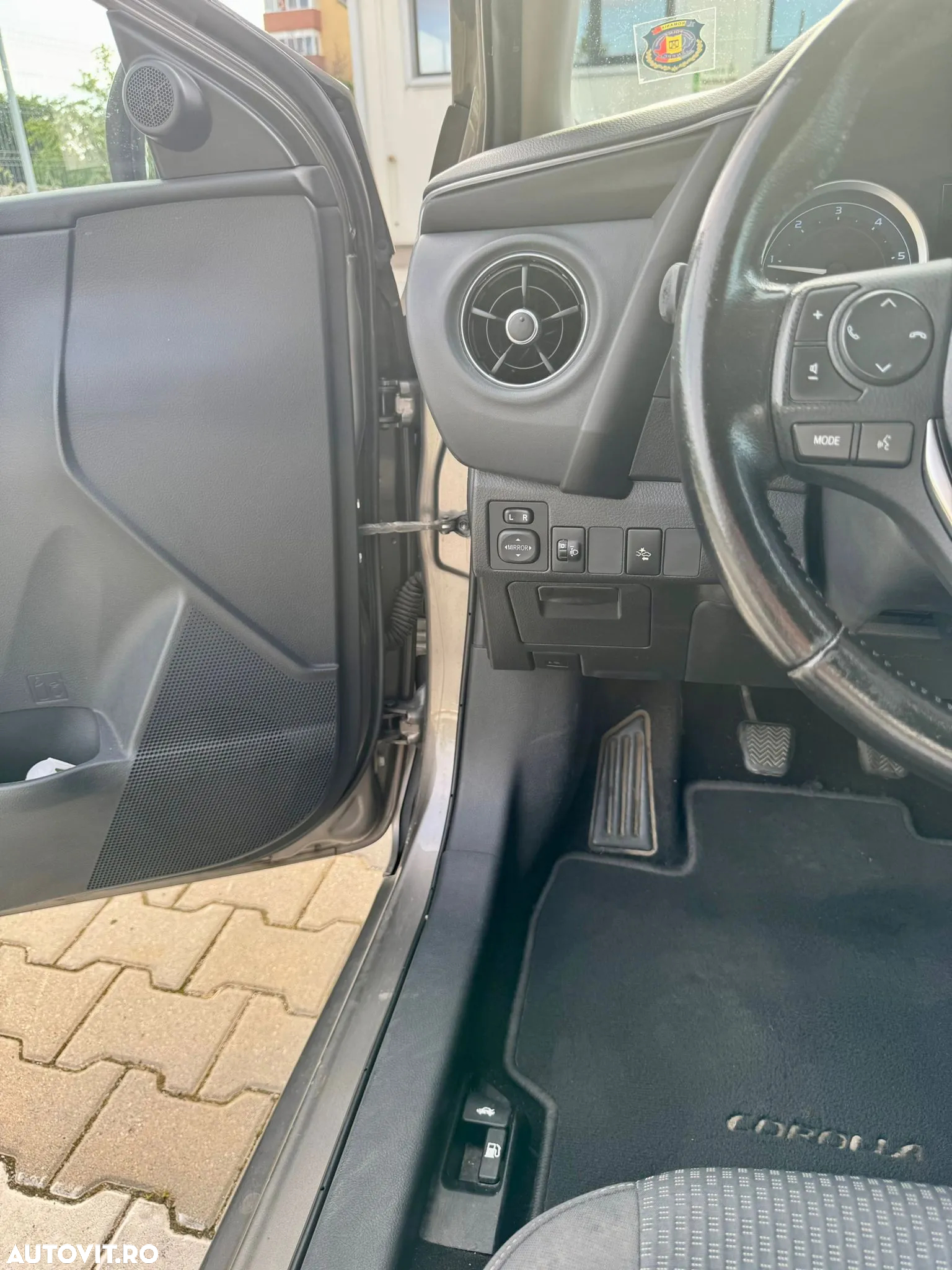 Toyota Corolla - 13