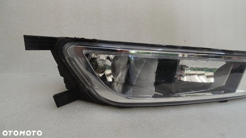 VW PASSAT B8 3G0 - halogen lewy oryginał - 2