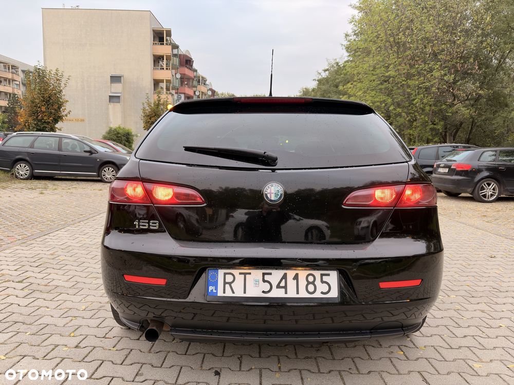 Alfa Romeo 159 2006 photo 5