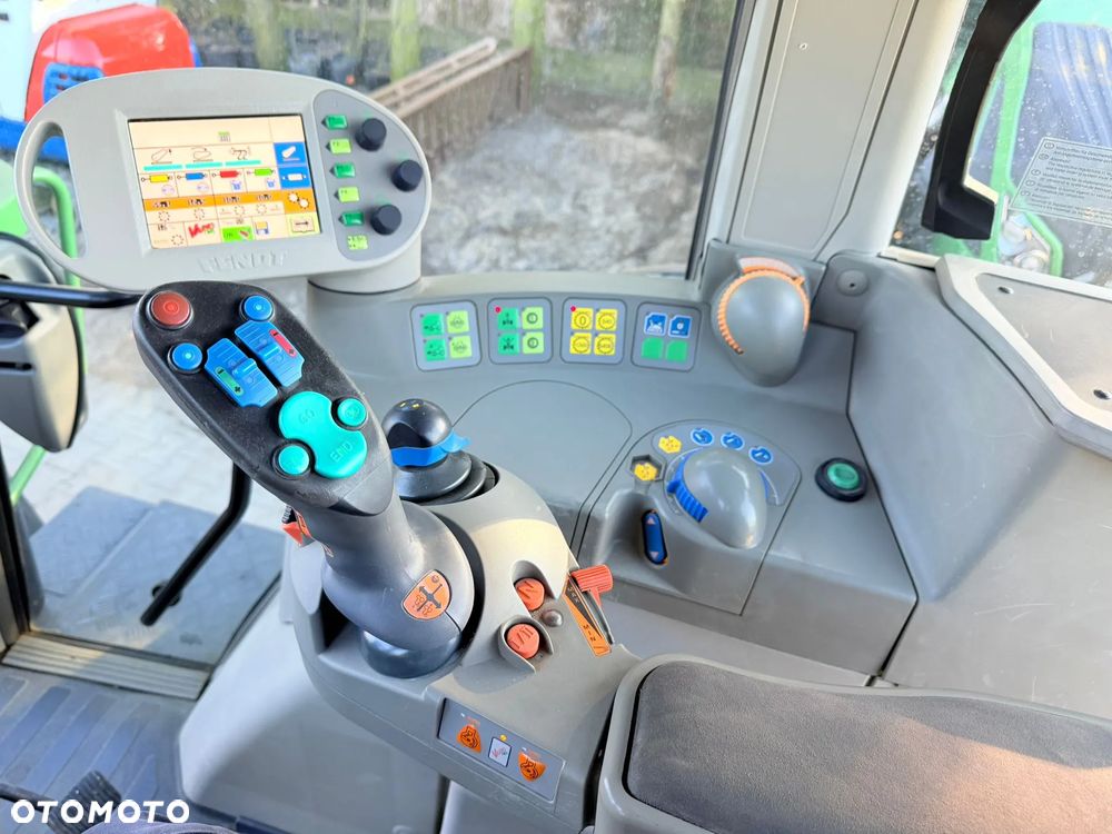 Fendt 820 Vario TMS - 17