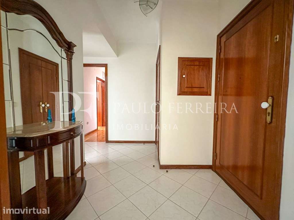 Apartamento T2 mobilado no centro de Famalicão - Grande imagem: 2/14