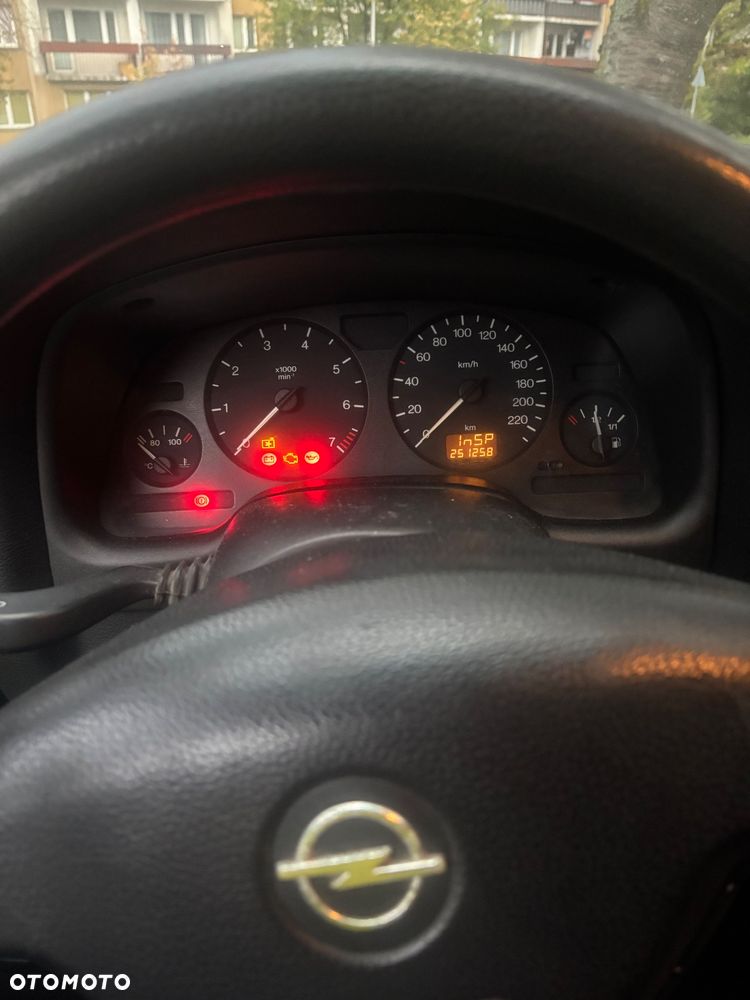 Opel Astra 1.6 - 6