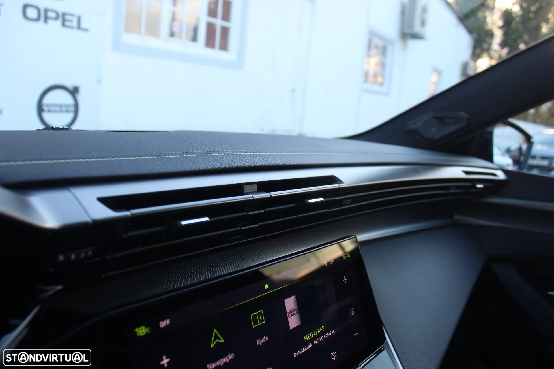 Peugeot 408 1.2 PureTech GT EAT8 - 19
