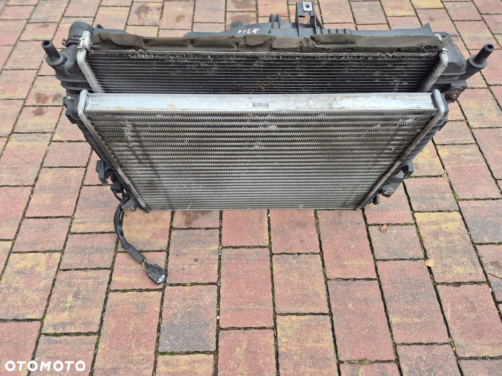 chlodnica wody intercooler wentylator jaguar xf xj x351 3.0d - 1