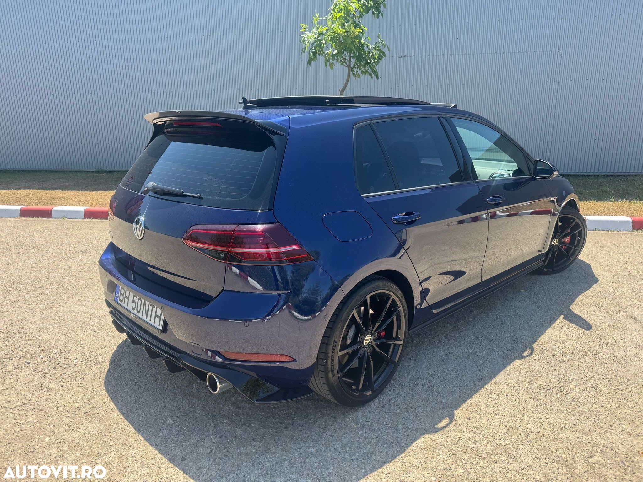 Volkswagen Golf 2.0 TSI DSG GTI Performance - 4