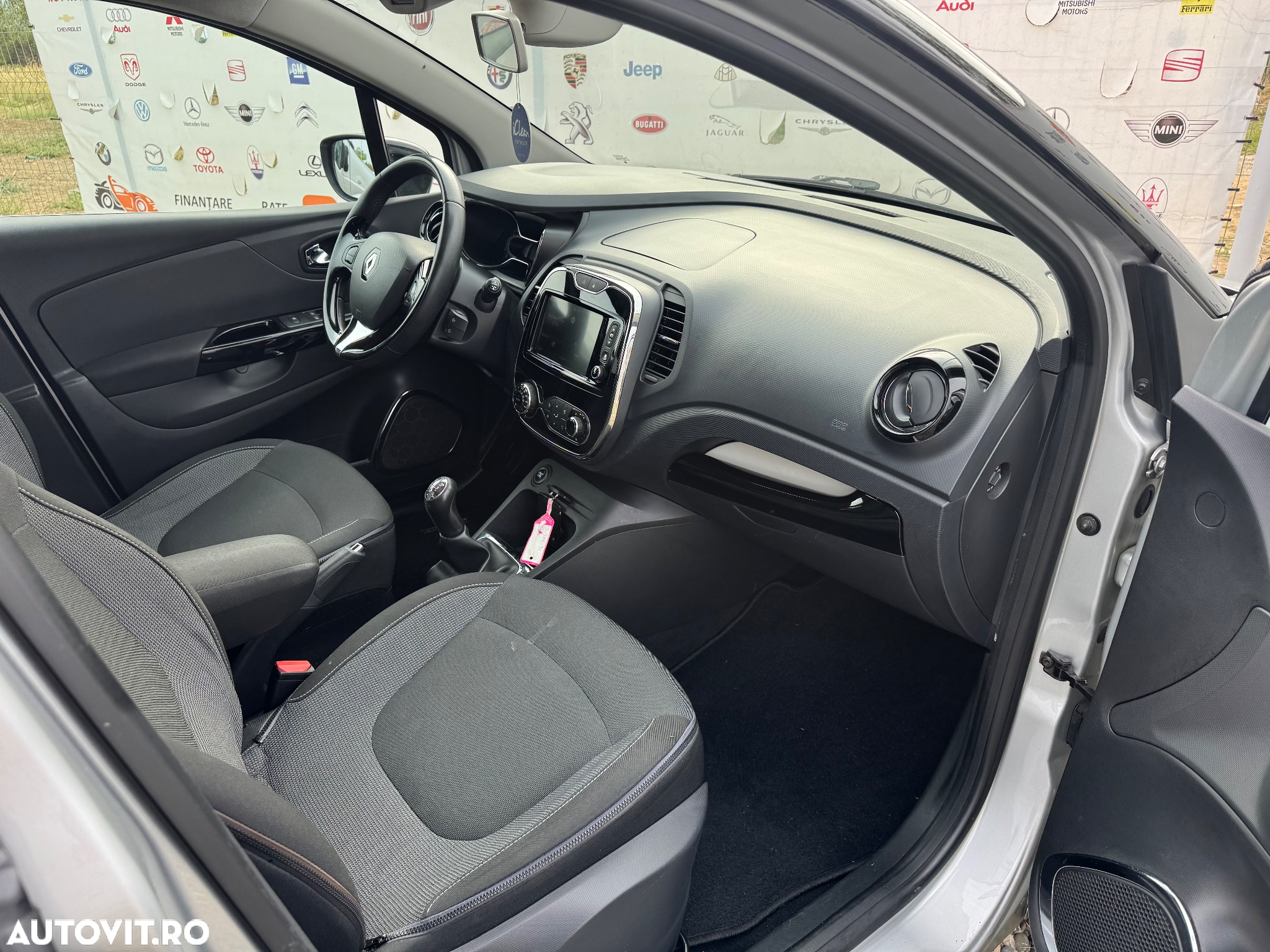 Renault Captur TCe 90 BUSINESS EDITION - 9