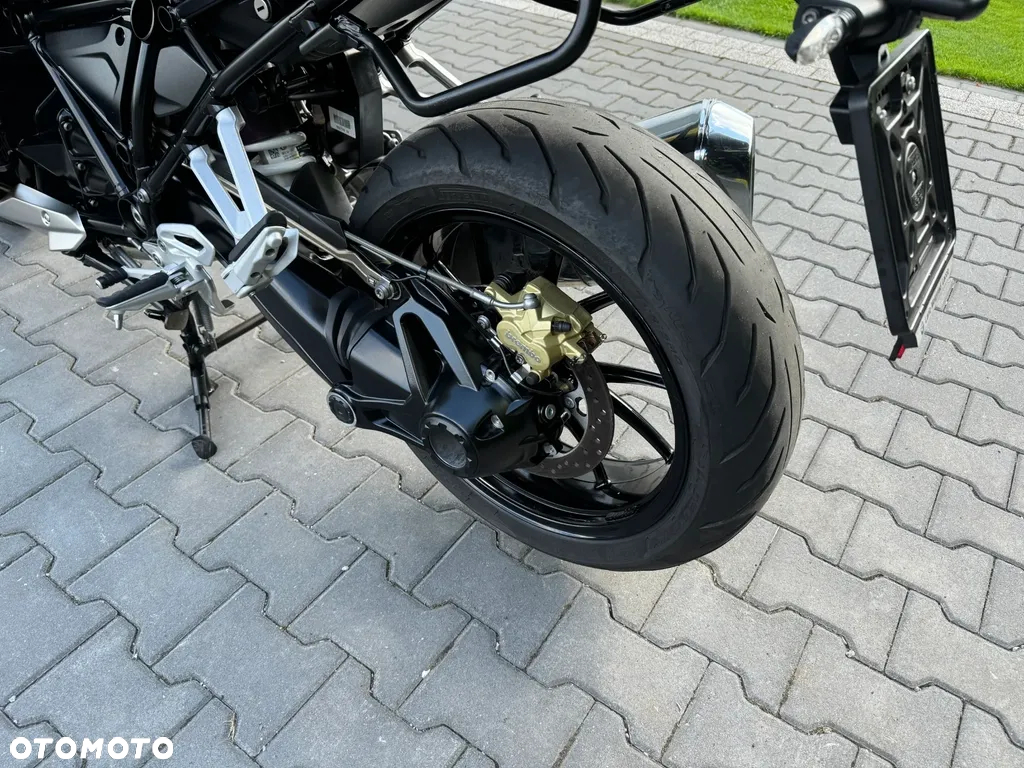 BMW R - 19