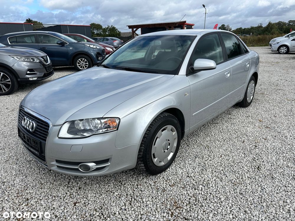 Audi A4 Limousine - 1