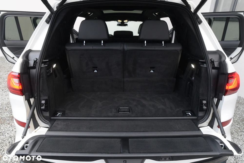 BMW X7 - 24