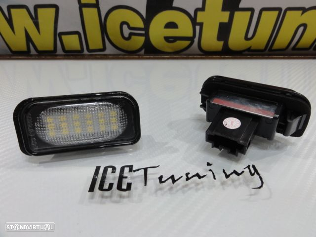 Suporte de lâmpada de matricula com led branco para Mercedes Classe C W203, CLK A209, W209, SL R230, Chrysler Crossfire coupe & Cabrio 03-07 - 10