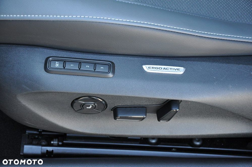 Volkswagen Passat Variant 1.5 TSI ACT mHEV Elegance DSG - 13