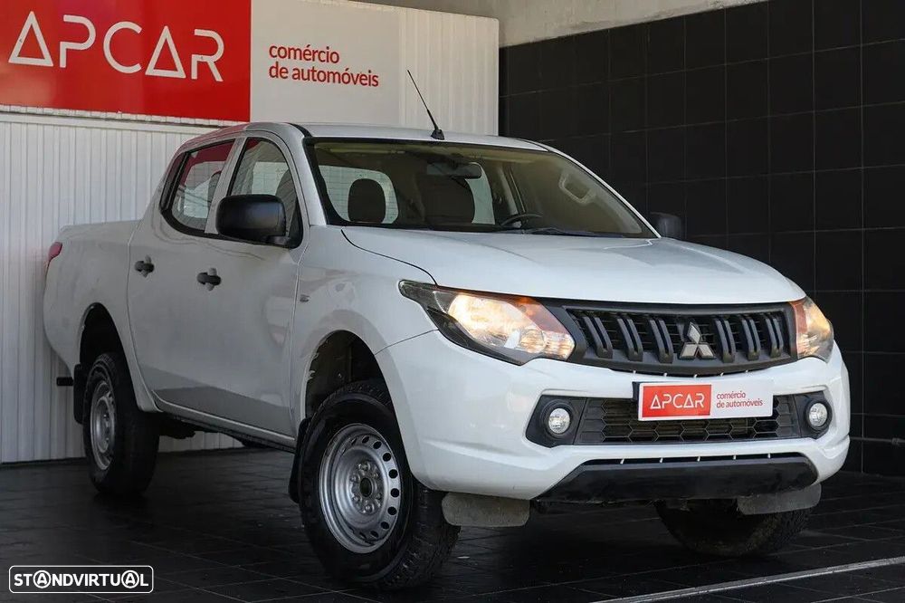 Mitsubishi L200 2.4 DI-D CD Invite 4WD - 2