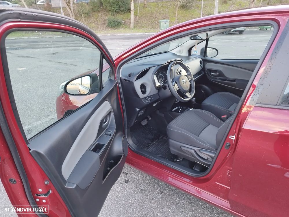 Toyota Yaris 1.5 HSD Comfort+P.Style - 17