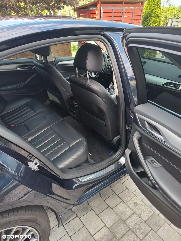 BMW Seria 5 520d xDrive M Sport Edition - 16