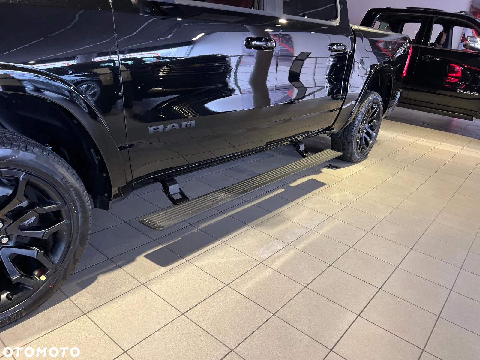 Dodge RAM 1500 5.7 4x4 - 14